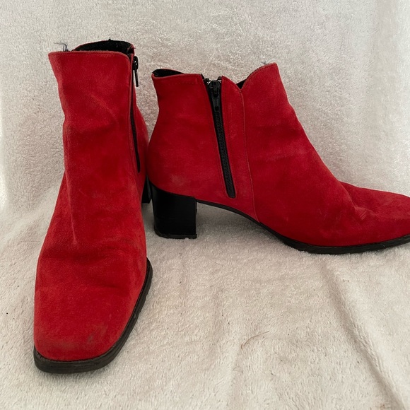 Aquatherm red suede short boots - Picture 2 of 2